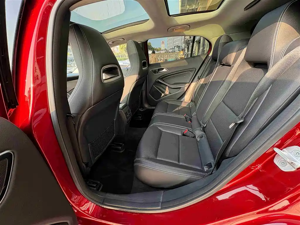 Mercedes-Benz GLA 2017 GLA 200 Dynamic фото 10