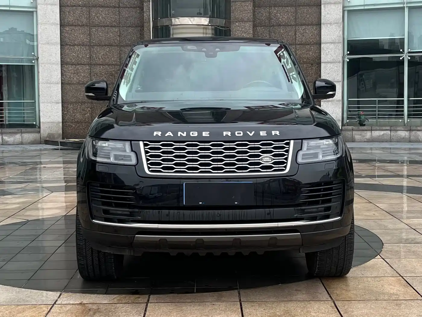 Land Rover Range Rover 2019 3.0 SC V6 Heritage Extended Edition фото 2