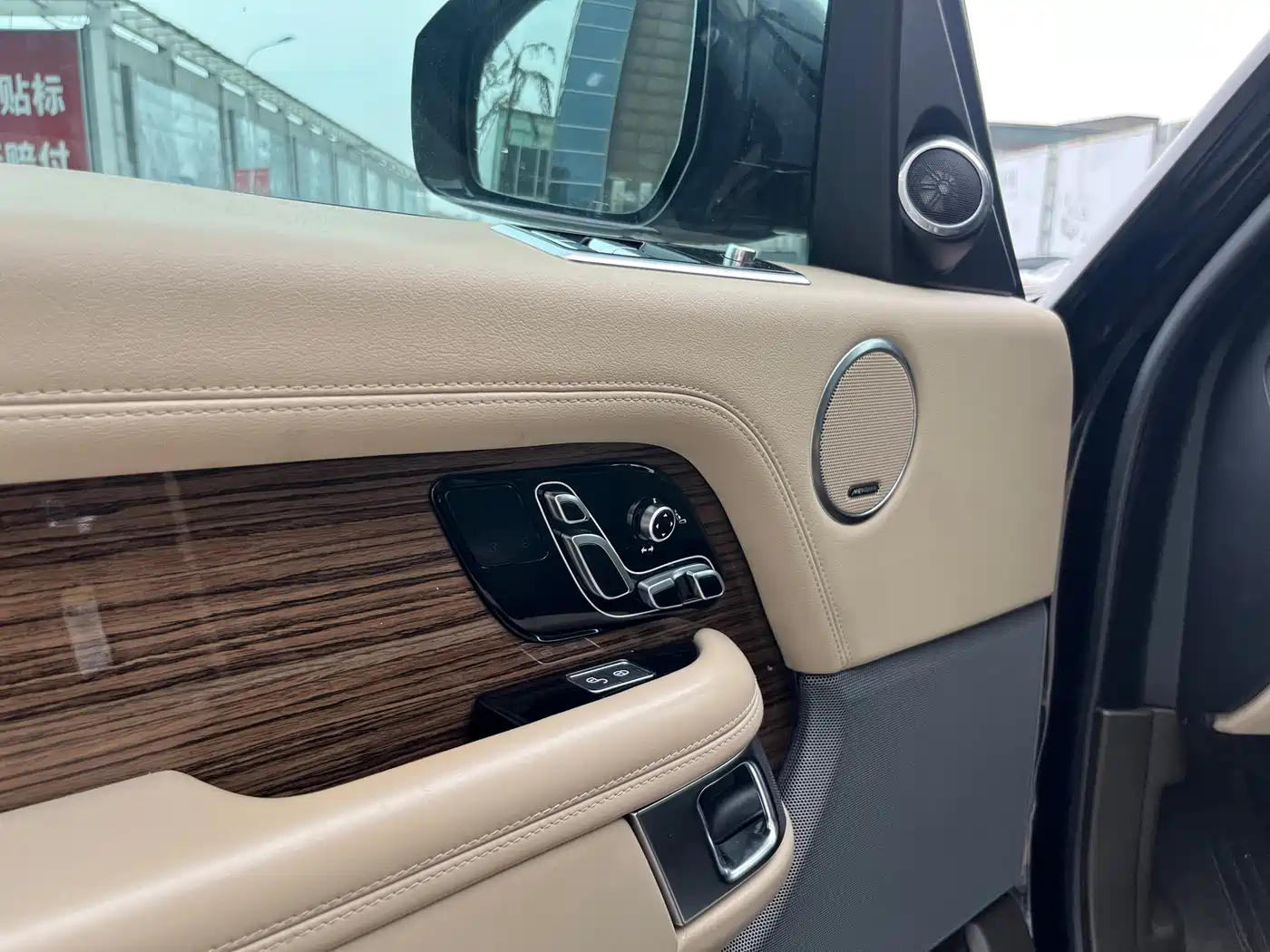 Land Rover Range Rover 2019 3.0 SC V6 Heritage Extended Edition фото 12