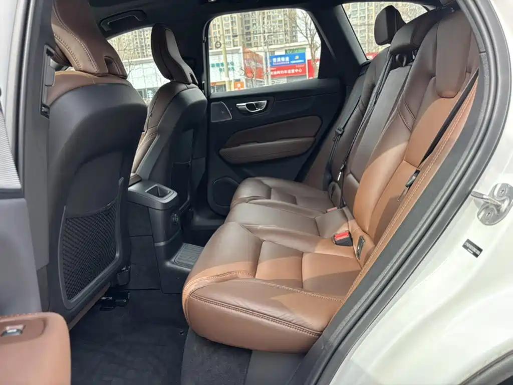 Volvo XC60 Plug-in Hybrid 2024 2025 Plug-in Hybrid Long Range AWD Zhiya Luxury Edition