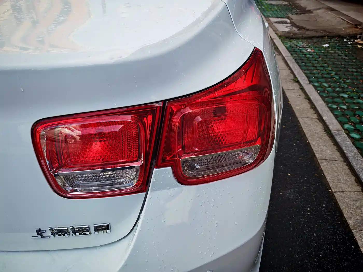 Chevrolet Malibu 2012 2.0L Automatic Luxury Edition фото 12