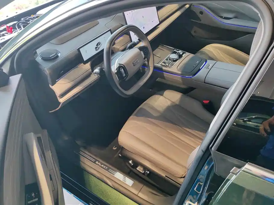 Geely Galaxy Galaxy Xingyao 8 2025 130km EM-P Starship Edition фото 9