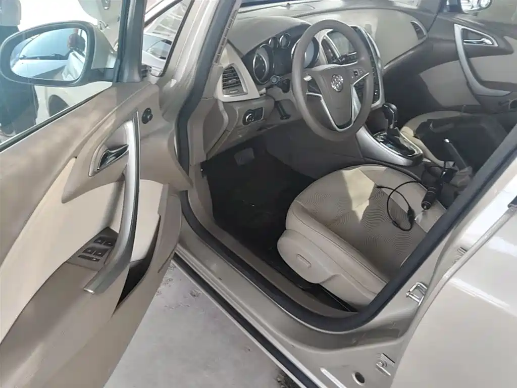 Buick Excelle 2013 GT 1.6L Automatic Fashion Edition фото 16