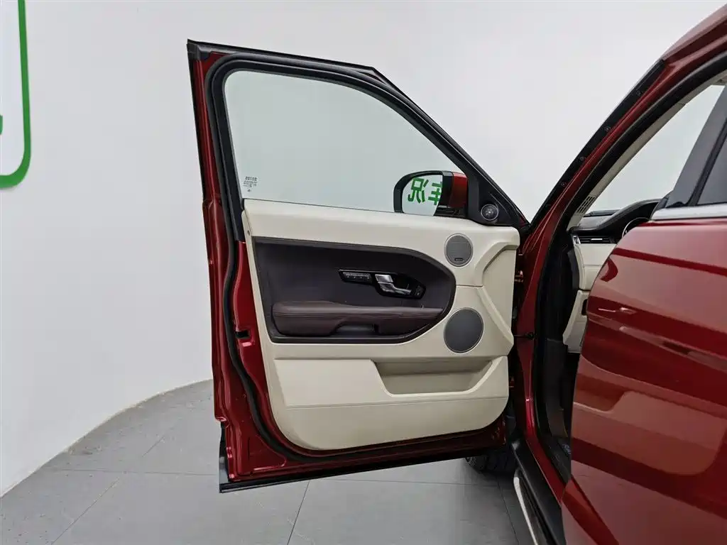 Land Rover Range Rover Evoque (Import) 2012 2.0T 5-door Premium Edition фото 8