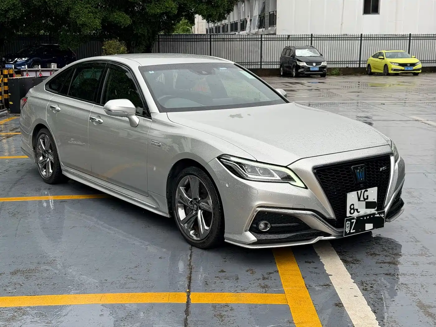 Toyota Crown (Import) 2026 2024 Sedan Japan Version