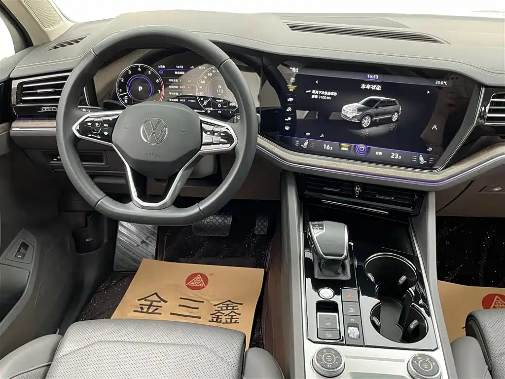 Volkswagen Touareg 2023 3.0TSI R-Line Classic Sports Package фото 30
