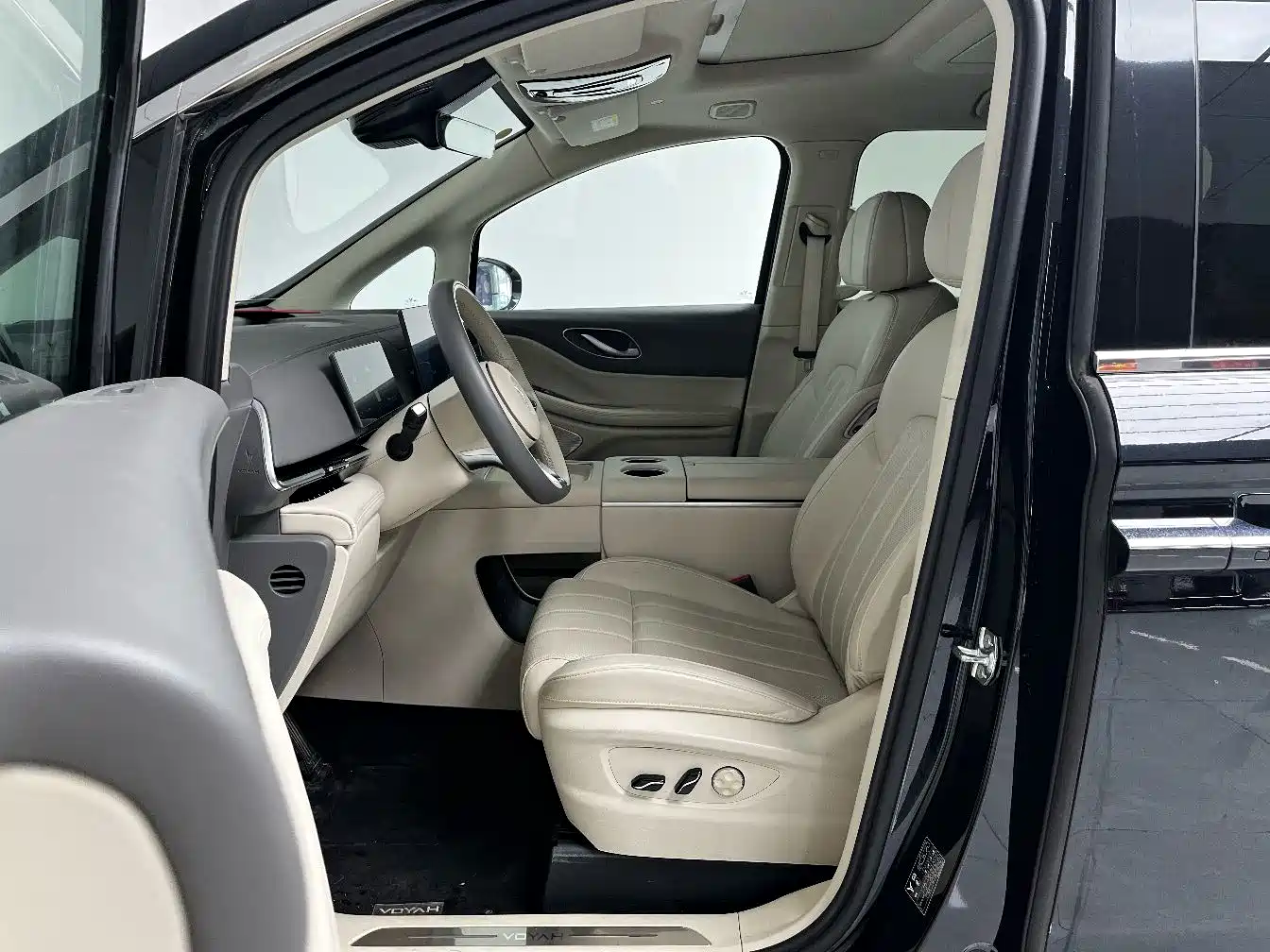 Voyah Auto Voyah Dreamer 2025 PHEV 4WD Kunpeng Premium Edition фото 13