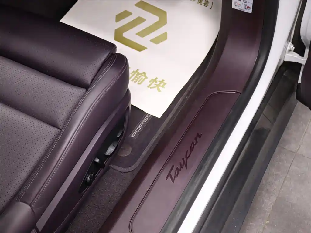 Porsche Taycan 2020 Taycan фото 23