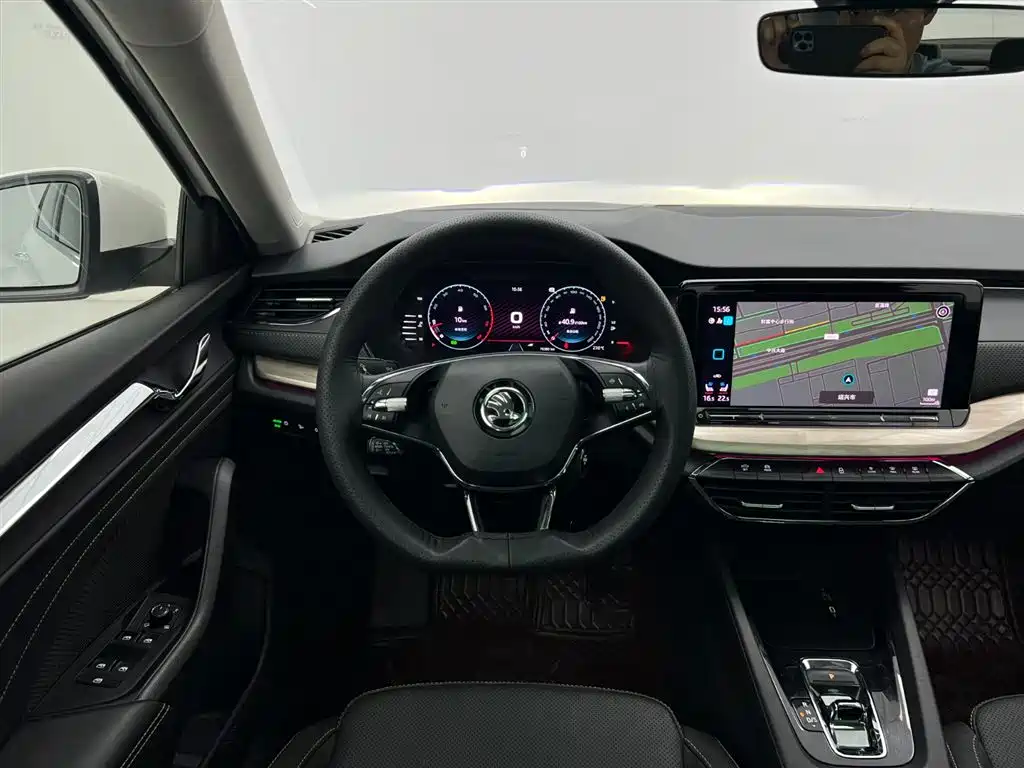 Škoda Octavia 2022 PRO TSI280 Luxury Edition фото 30