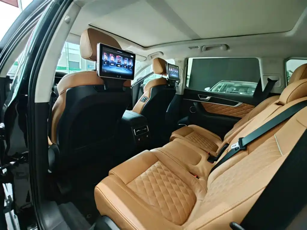 Hongqi HS7 2019 3.0T Automatic 4WD Smart Connection Flag Leader Edition фото 12