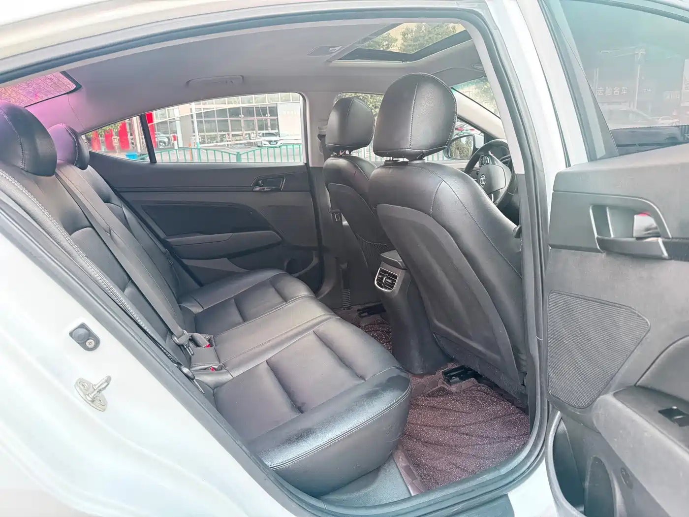 Hyundai Elantra 2018 1.4T DCT Dynamic·Vitality Model фото 13