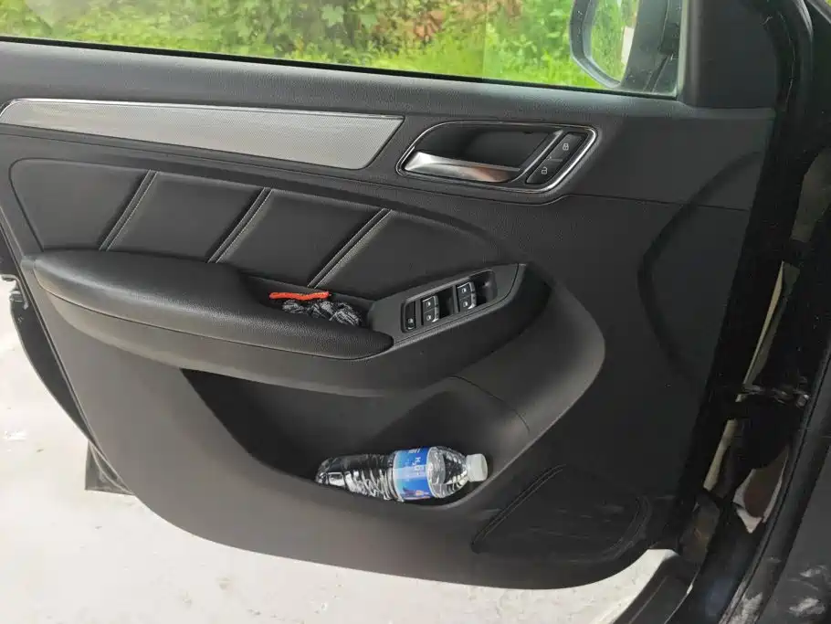 Roewe RX5 2017 2018 20T 2WD Manual Internet Smart Value