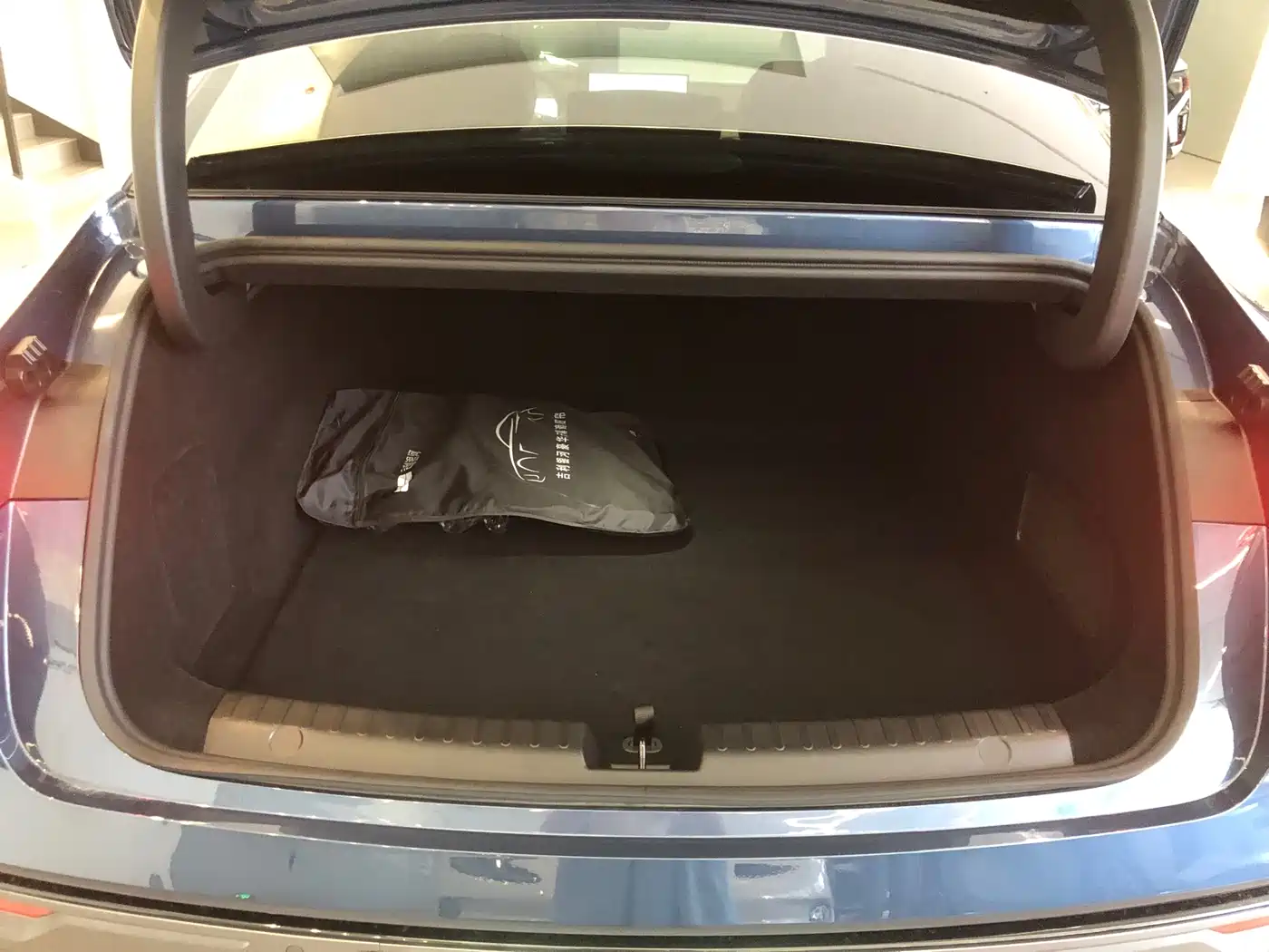 Geely Galaxy Galaxy Xingyao 8 2025 Model 130km EM-i Flagship Edition фото 12