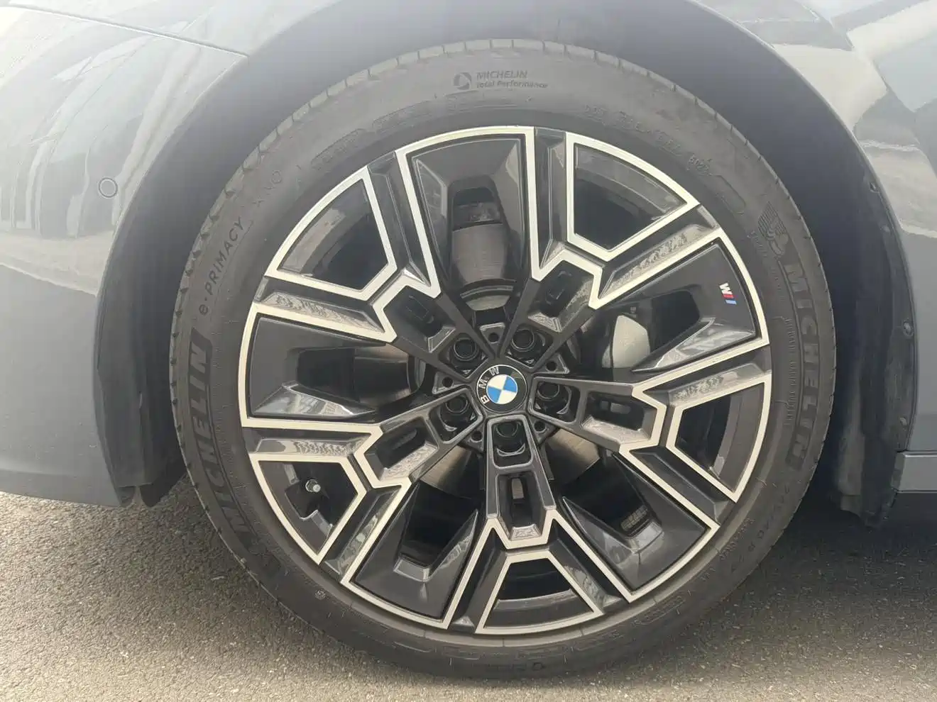 BMW 5 Series 2024 530Li Premium M Sport Package фото 6