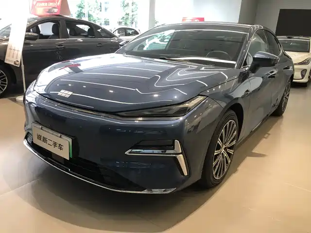 Geely Galaxy Starshine 8 130km EM-i, Флагман