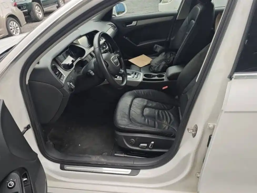 Audi A4L 2013 30 TFSI Automatic Comfort фото 6