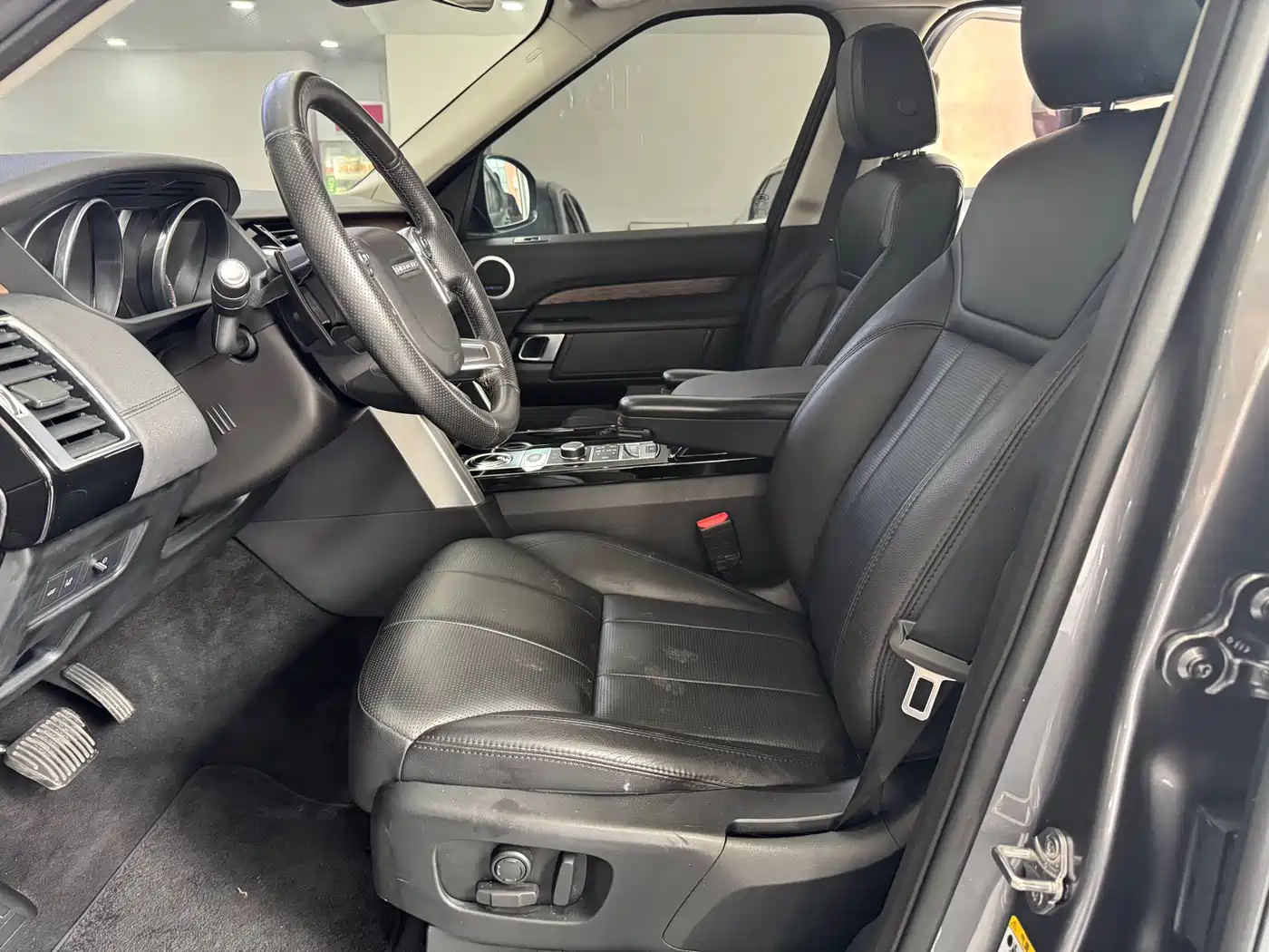 Land Rover Discovery 2017 3.0 SC V6 HSE фото 8