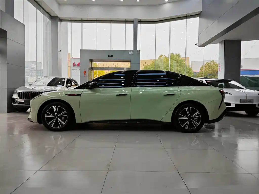 Hongqi EH7 2024 690 Pro фото 3