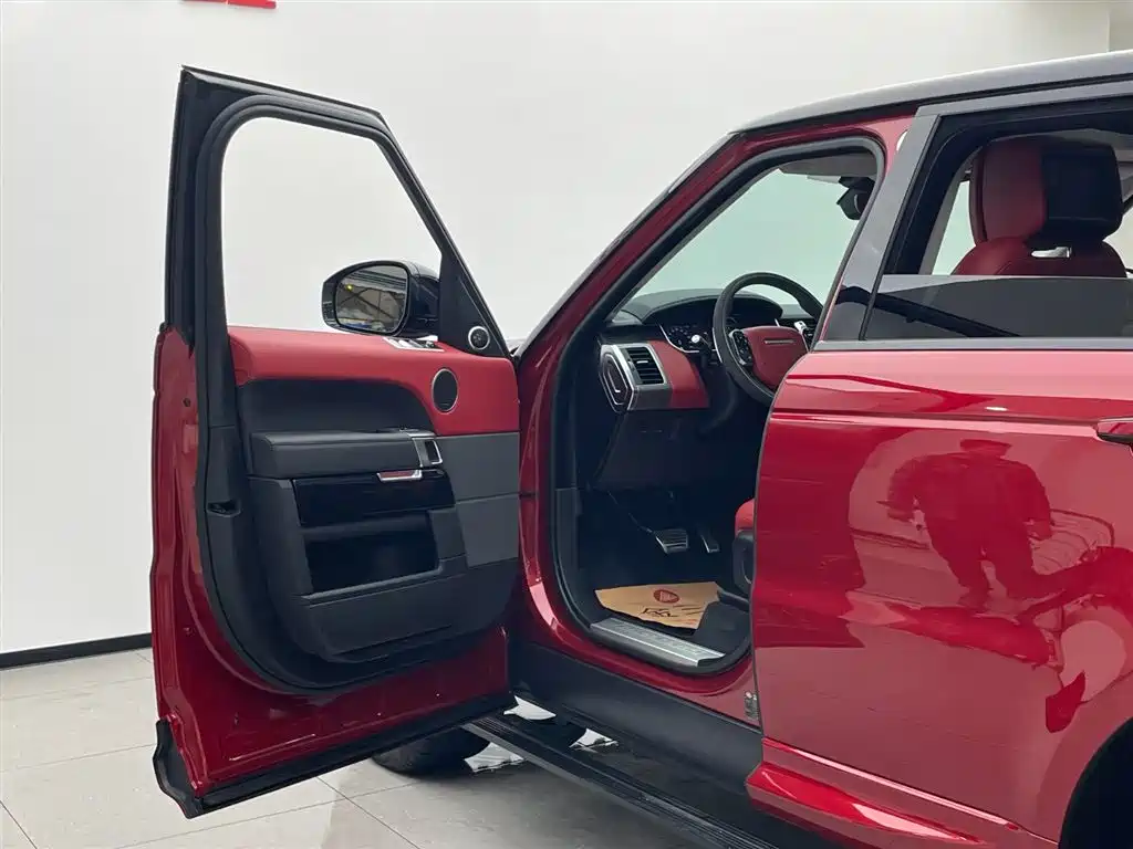 Land Rover Range Rover Sport 2021 3.0 L6 HST фото 14