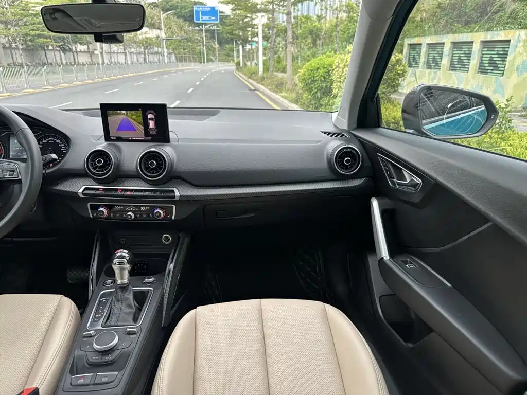 Audi Q2L 2020 35 TFSI Progressive Dynamic Model фото 10