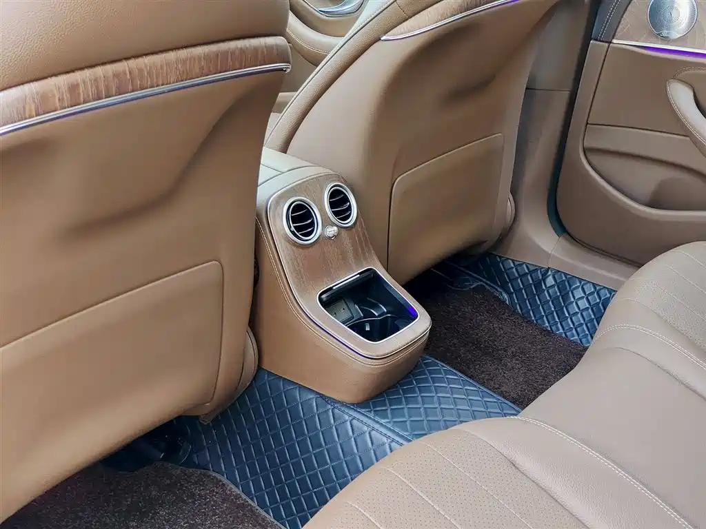 Mercedes-Benz E-Class New Energy 2022 E 350 e L Plug-in Hybrid Sedan фото 9