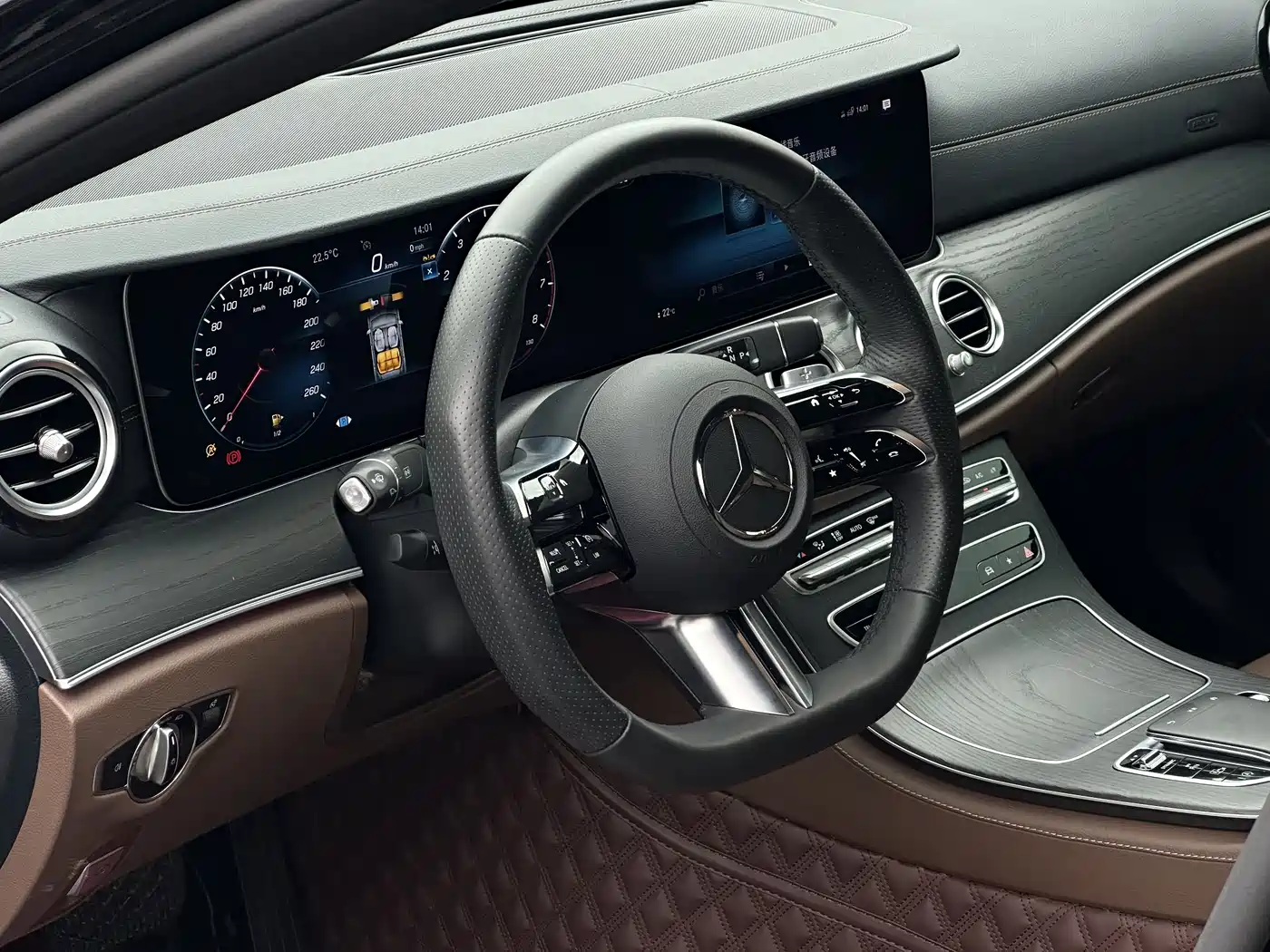 Mercedes-Benz E-Class 2023 E 300 L Sport Fashion фото 15