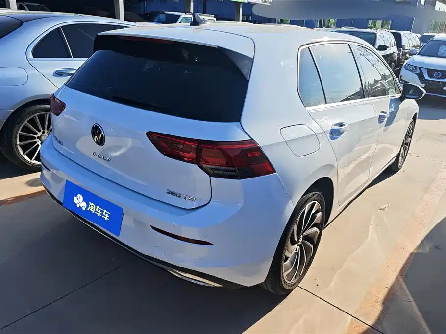 Volkswagen Golf 2021 280TSI DSG 30th Anniversary Edition фото 3