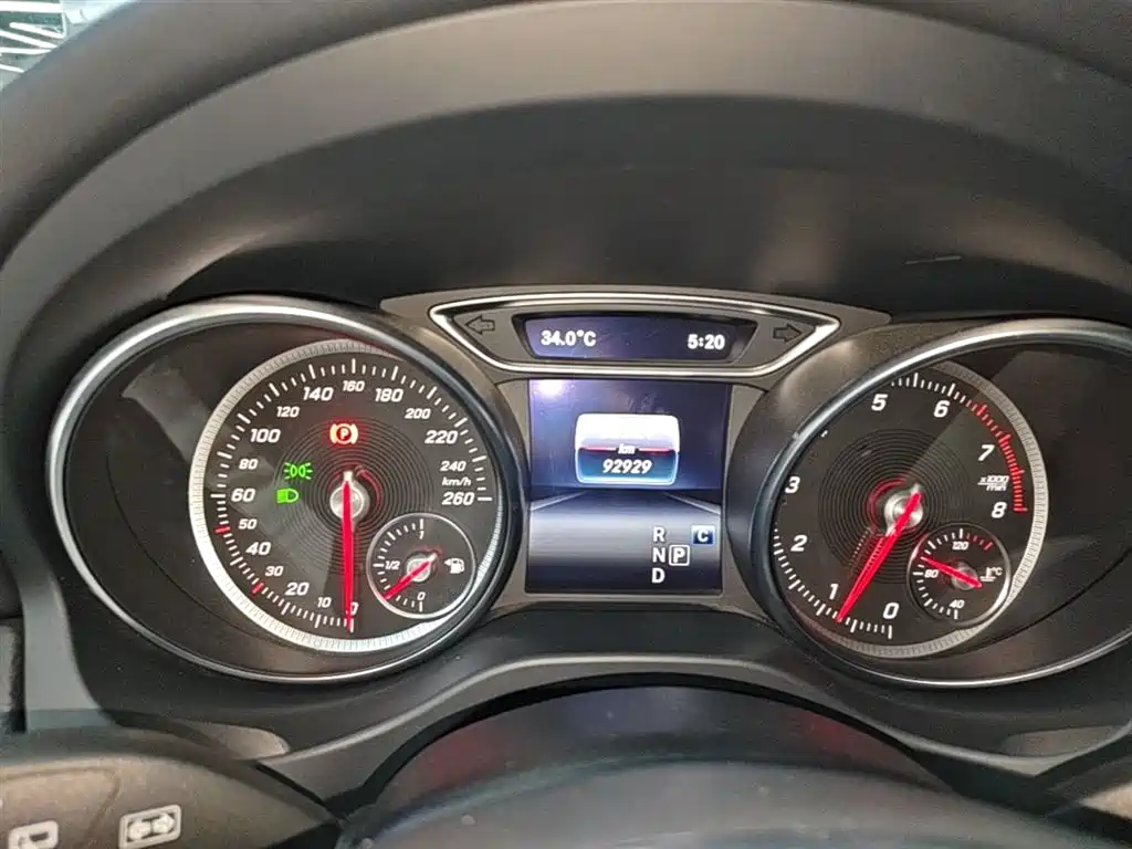 Mercedes-Benz GLA 2019 GLA 200 Dynamic фото 12