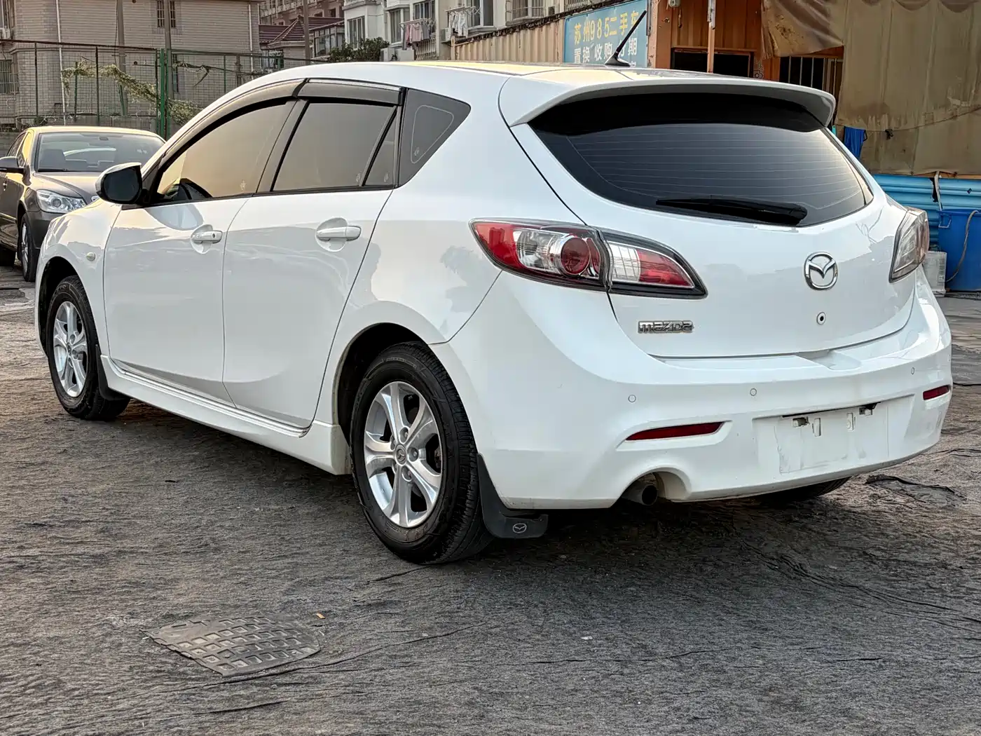 Mazda Mazda3 Axela 2013 2013 Hatchback 1.6L Automatic Elite