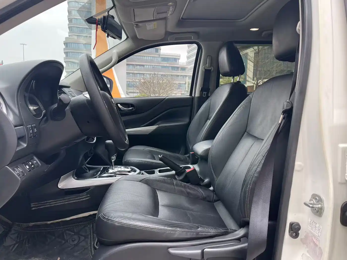 Nissan Terra 2018 2.5L Automatic 2WD Luxury Edition фото 9