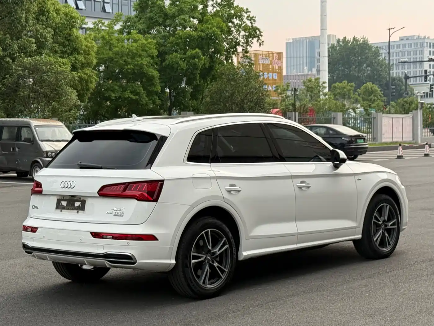 Audi Q5L 2018 45 TFSI Exclusive Fashion (China V) фото 12