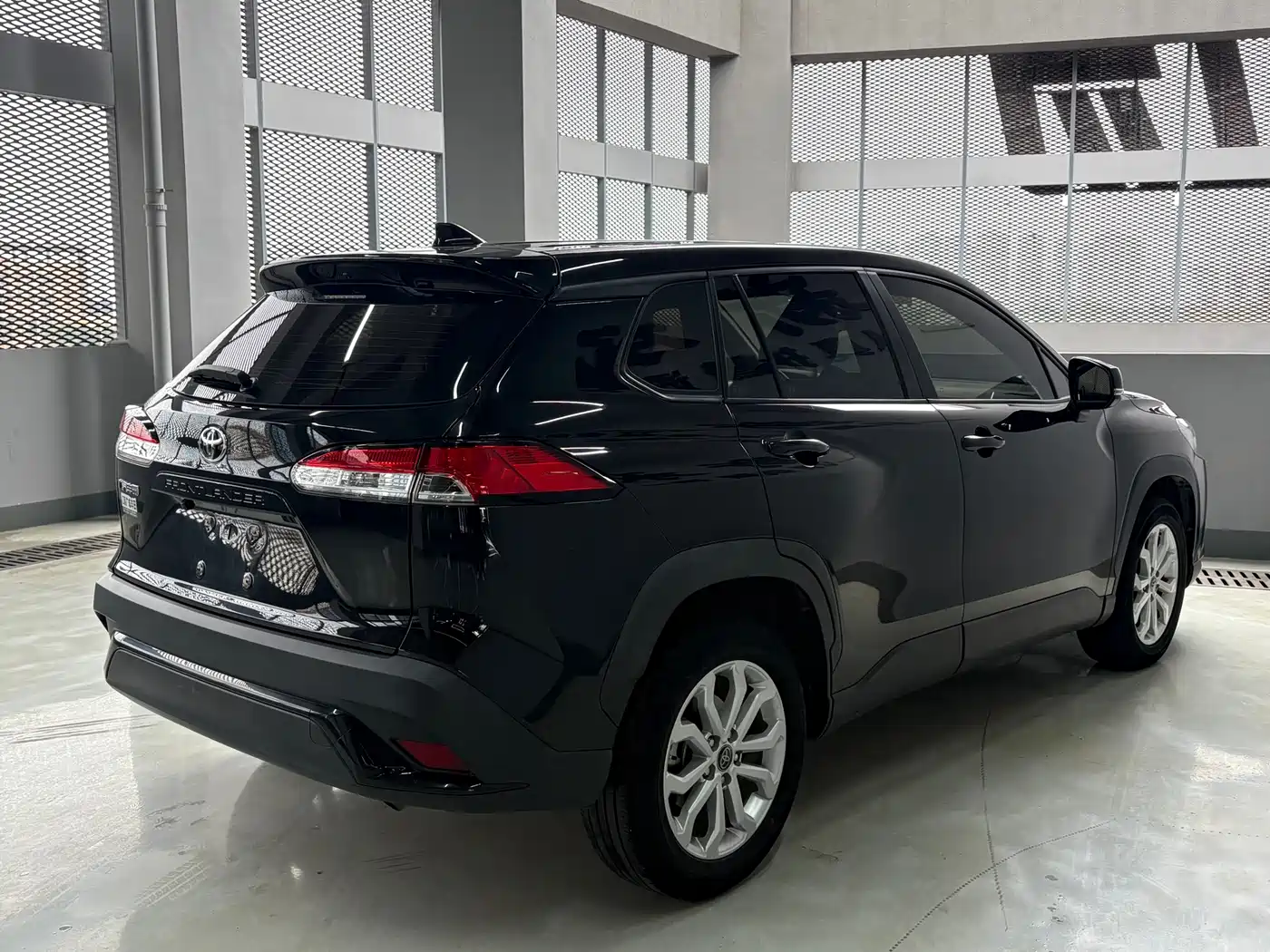 Toyota Frontlander 2022 2.0L CVT Leading Edition фото 9