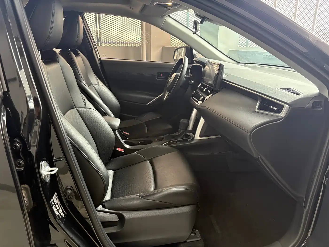 Toyota Frontlander 2022 2.0L CVT Leading Edition фото 15