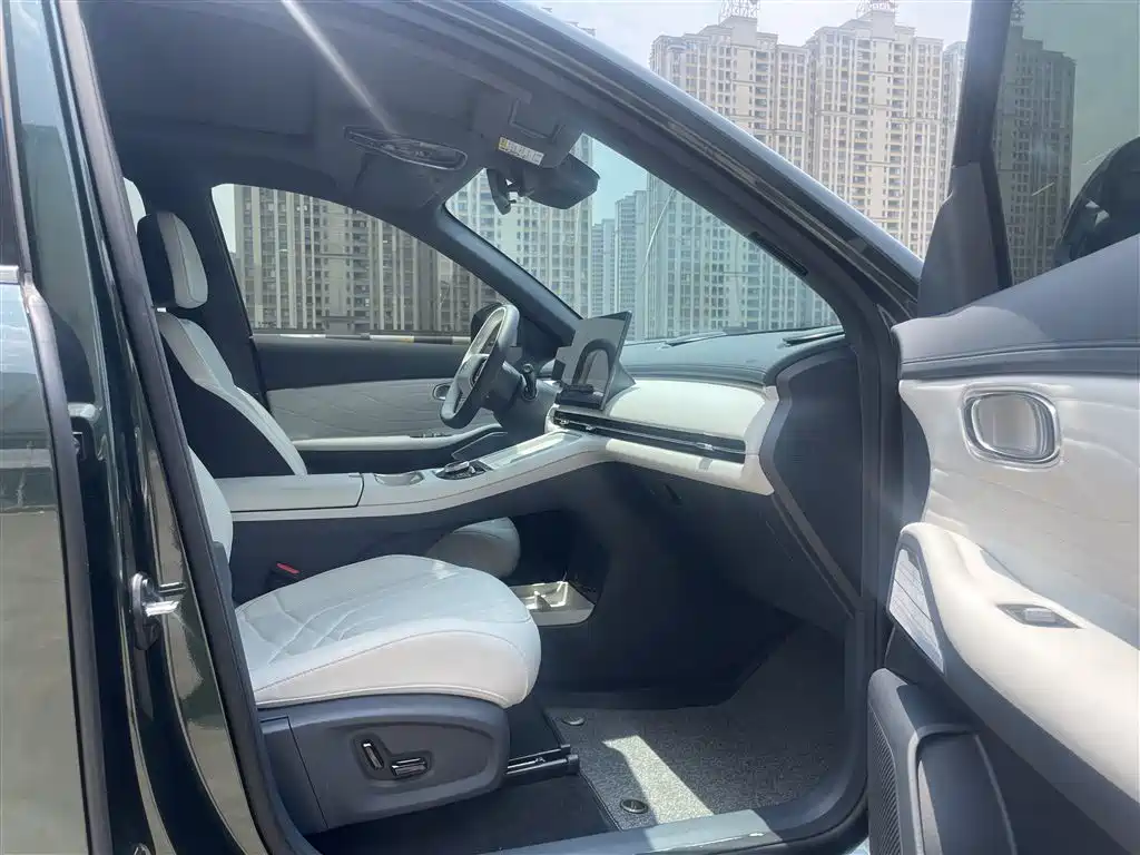 Geely Galaxy Galaxy Starship 7 EM-i 2025 Model 120km Explorer+ Edition фото 12