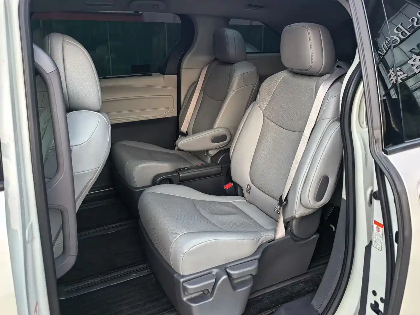 Фото 8 - Toyota Granvia