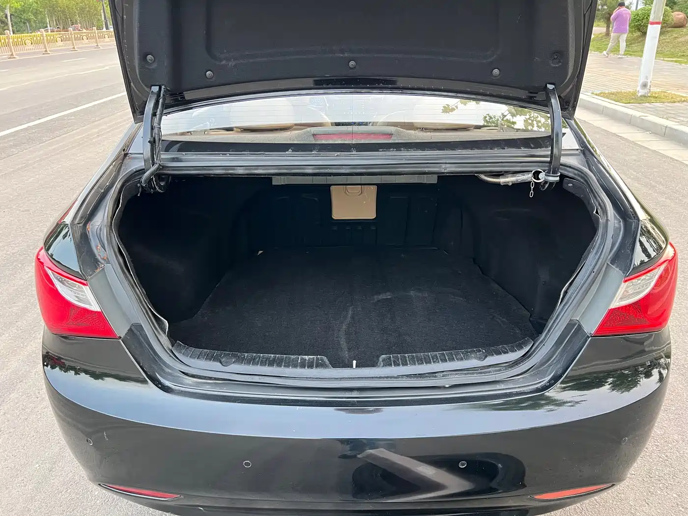 Hyundai Sonata 2013 2.0L Automatic Luxury Edition фото 16