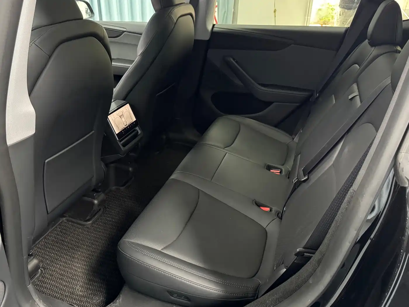 Tesla Model Y 2026 2025 Rear-Wheel Drive