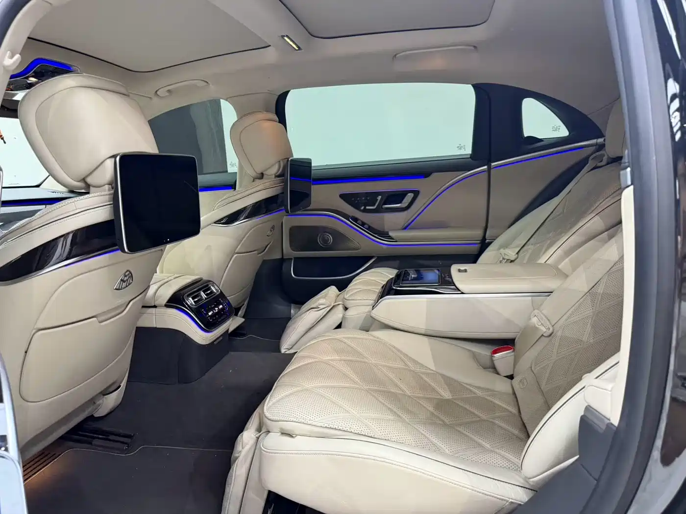 Mercedes-Benz Maybach S-Class 2022 S 480 4MATIC Intelligent Premium Special Edition фото 9