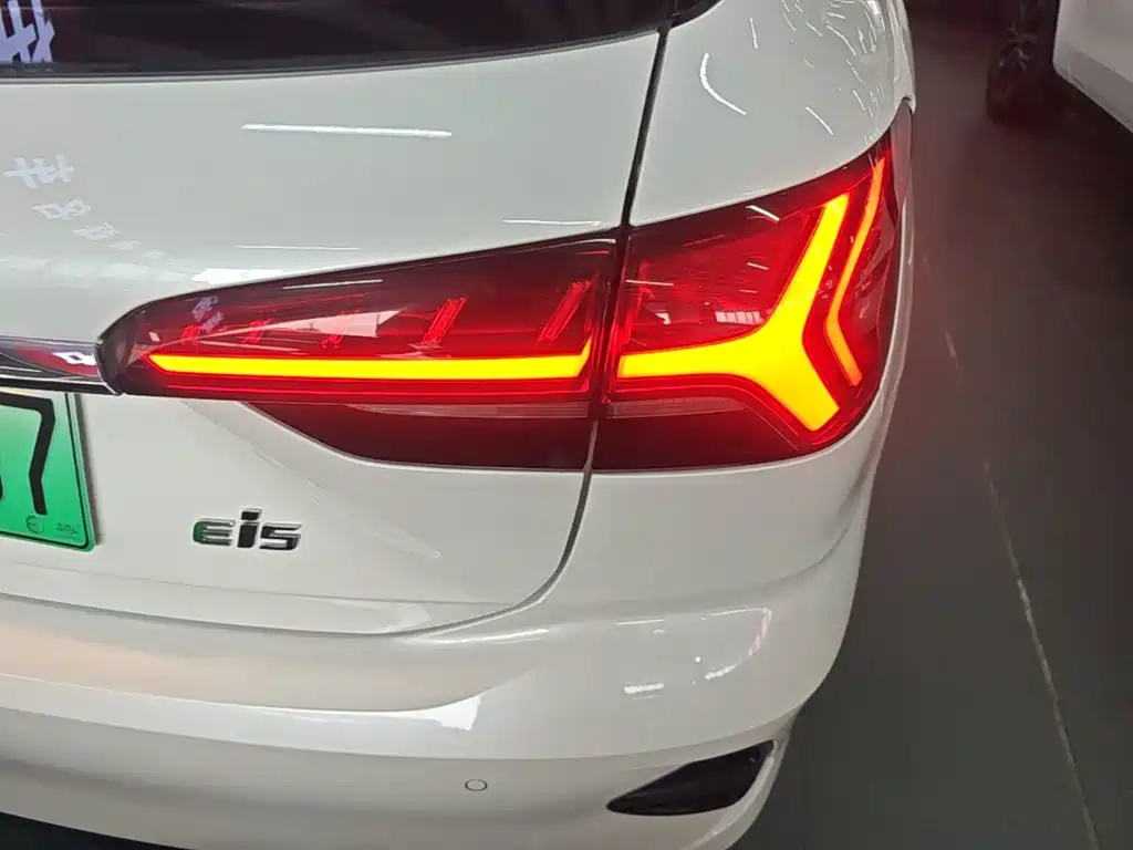 Фото 8 - Roewe Ei5