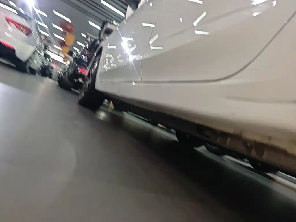 Фото 22 - Roewe Ei5