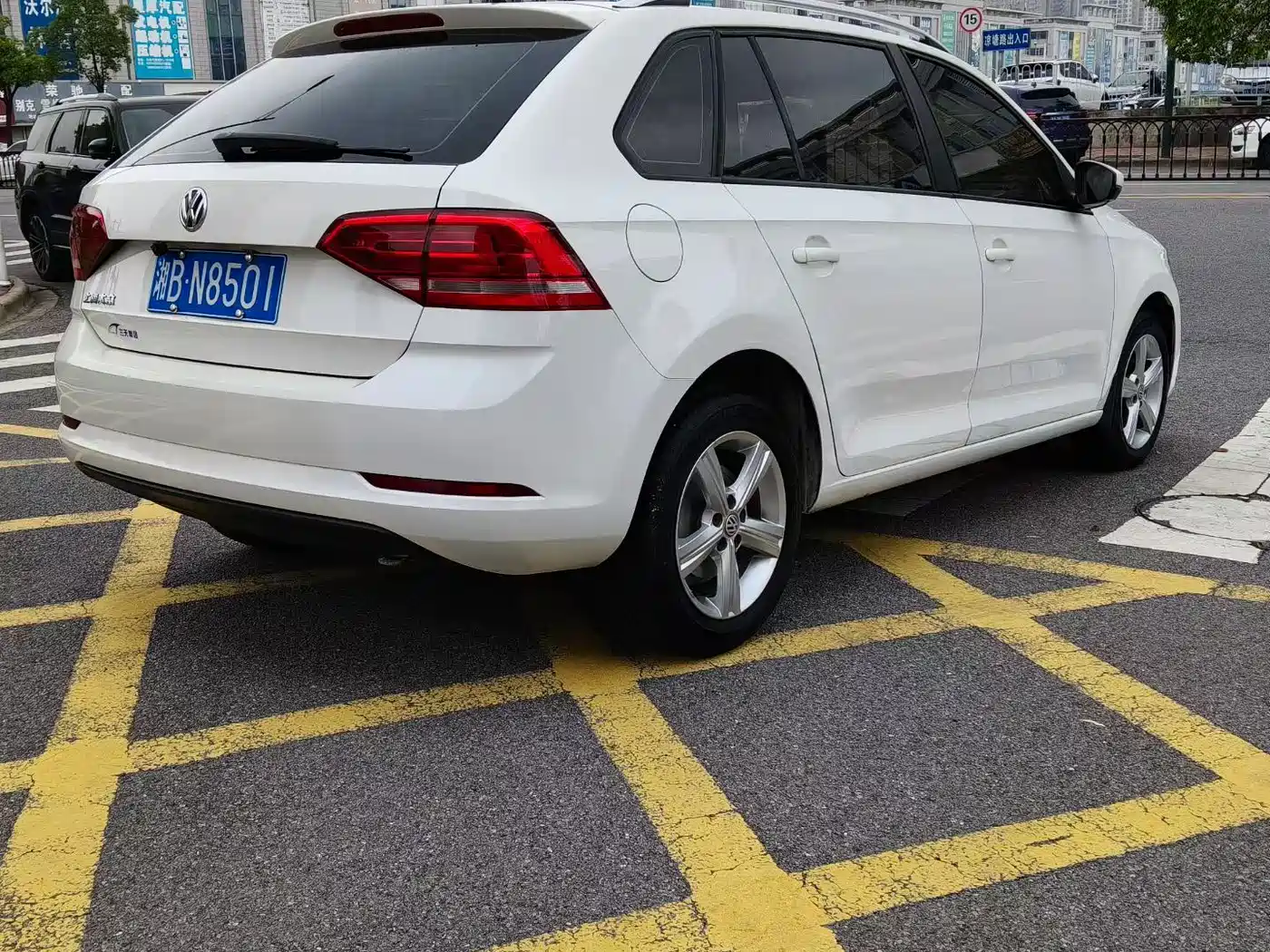 Volkswagen Santana 2016 1.6L Automatic Trend Edition фото 9
