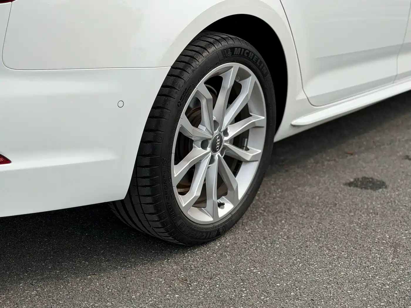 Фото 8 - Audi A4L