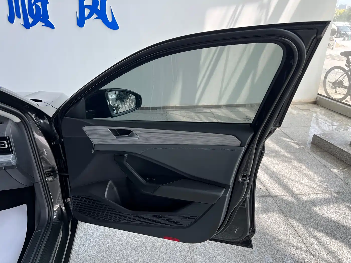 Volkswagen Sagitar 2023 300TSI DSG Surpassing Edition фото 21