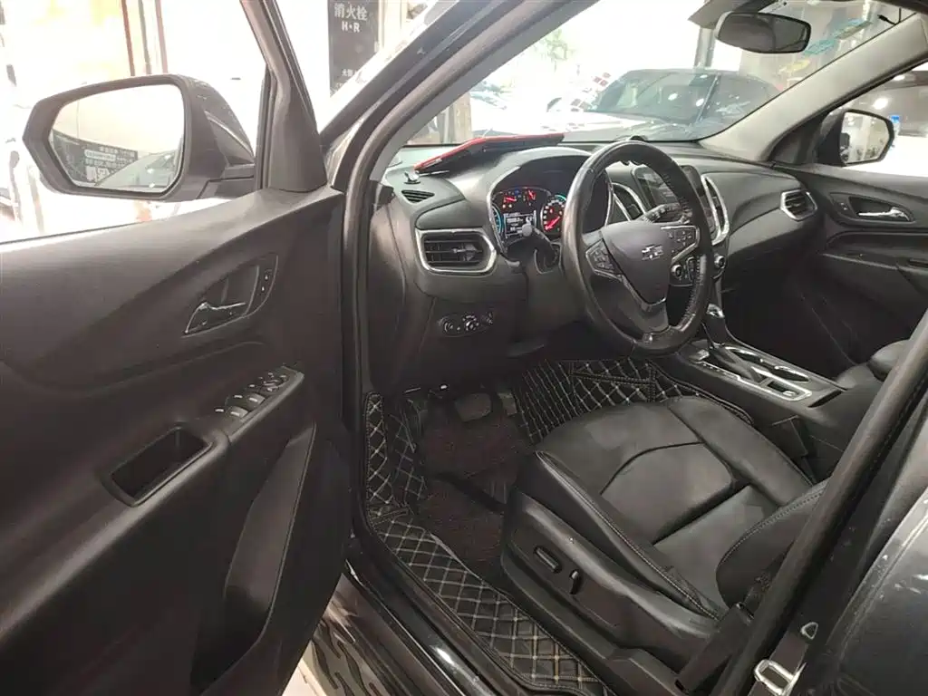 Chevrolet Equinox 2017 535T Automatic Realm Edition фото 16