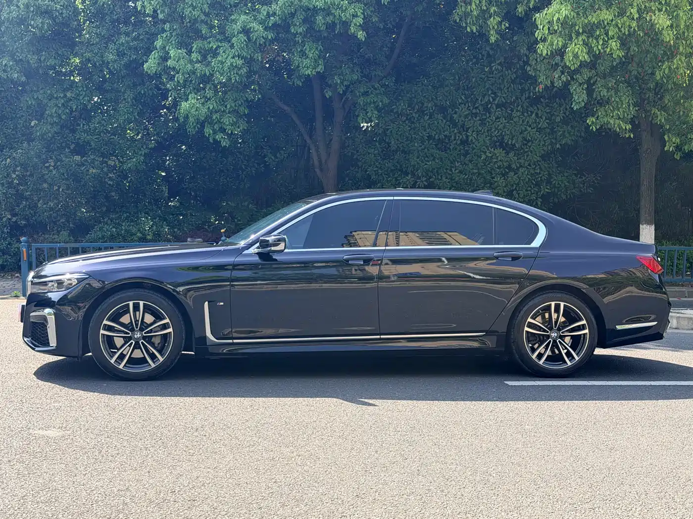 BMW 7 Series 2021 Model 730Li M Sport Package фото 3