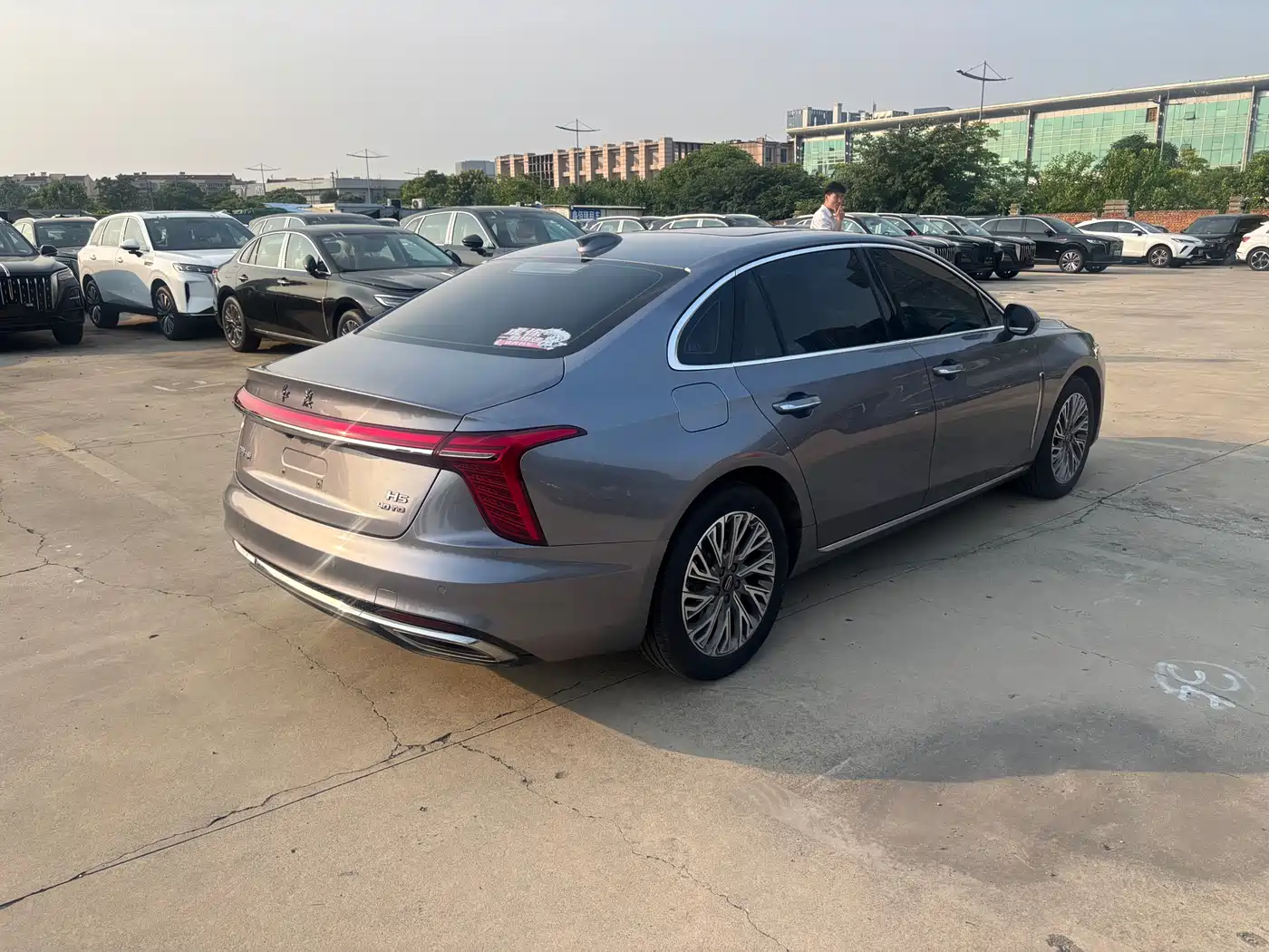 Hongqi H5 2023 2.0T Auto Smart Connect Flag Comfort фото 5