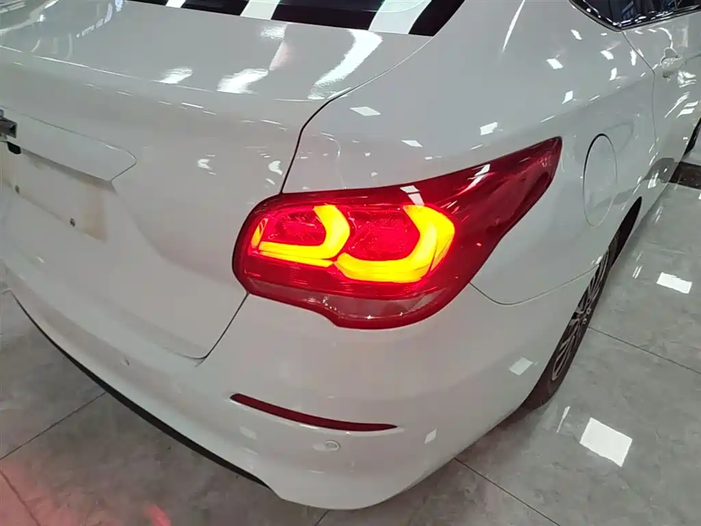 Chevrolet Cavalier 2019 320 Auto Sunroof Enjoyment Edition фото 8