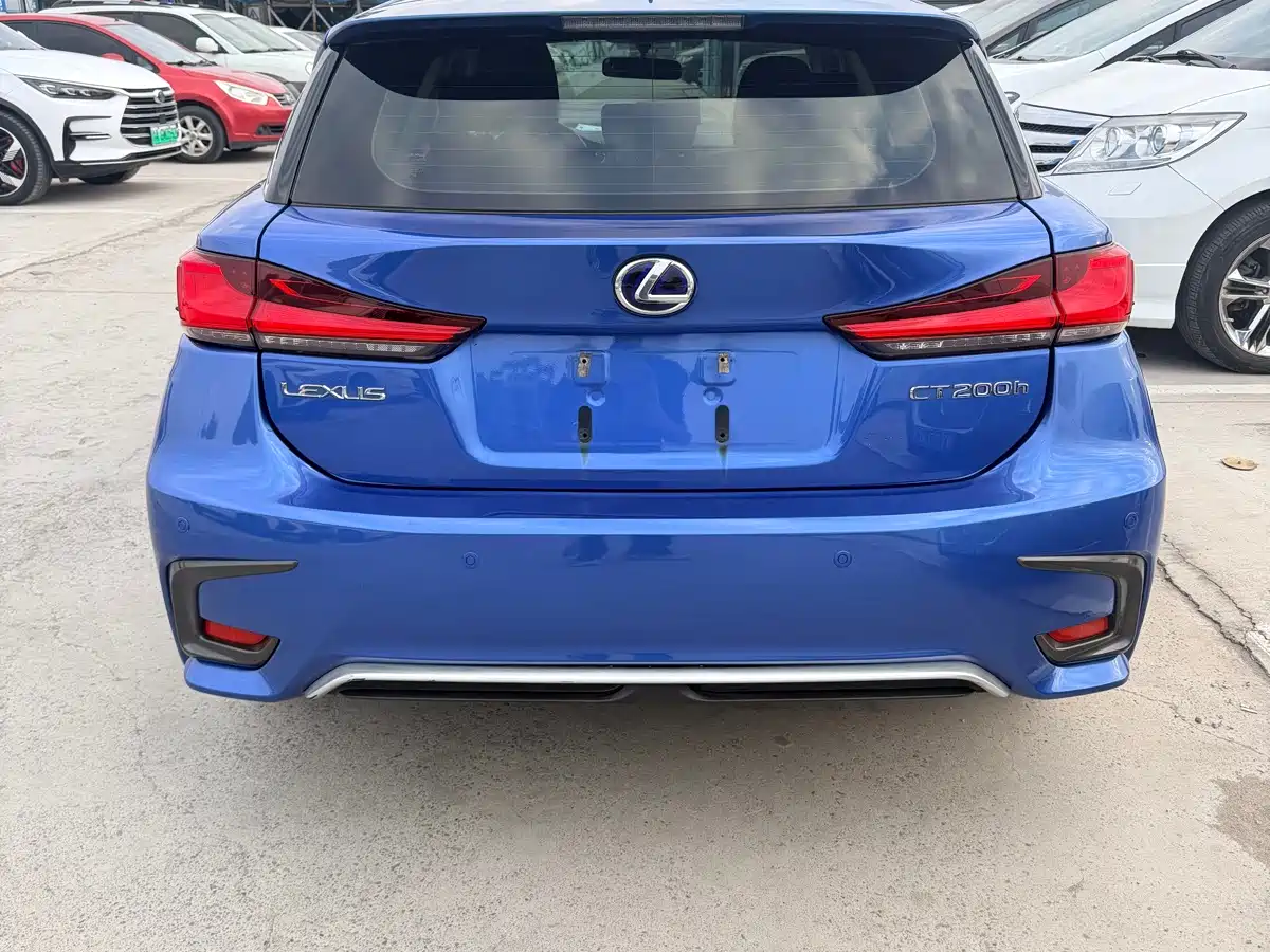 Lexus CT 2018 2017 CT200h Elite Edition Monochrome China V