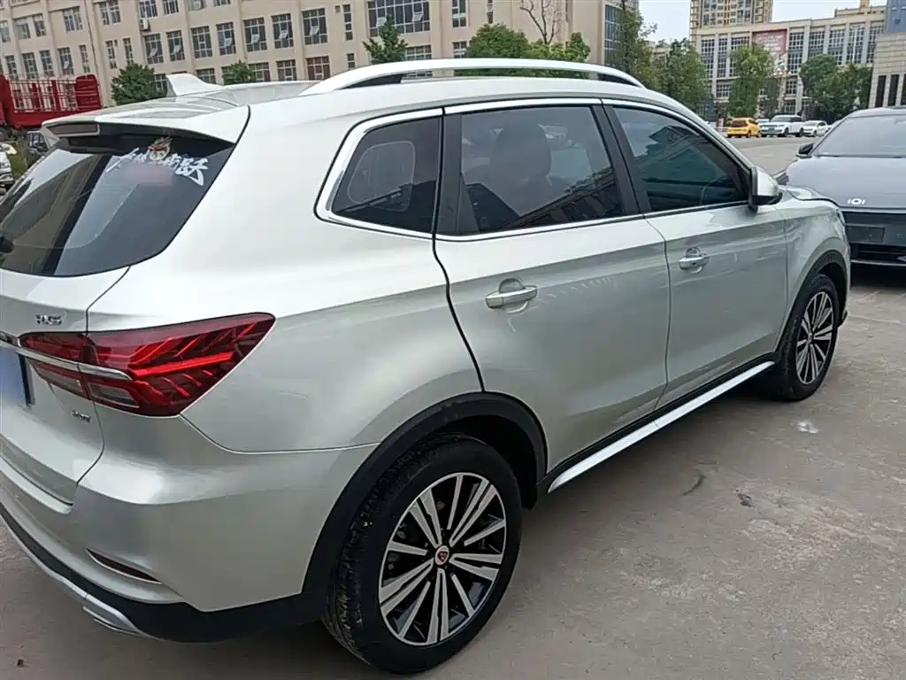 Фото 7 - Roewe RX5