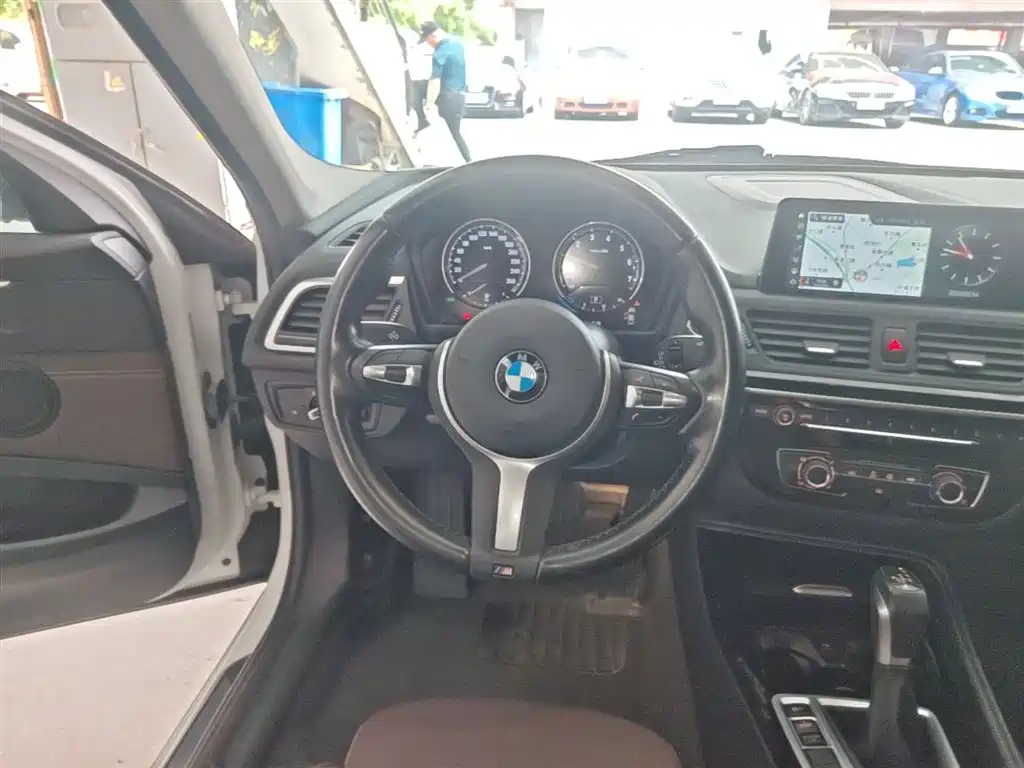 BMW 1 Series 2019 118i M Sport Package фото 11